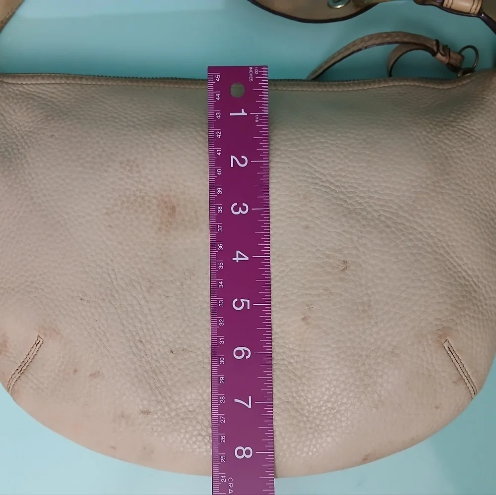 Coach Cream Leather Hobo Bag with Crescent Shape - Picture 13 of 14